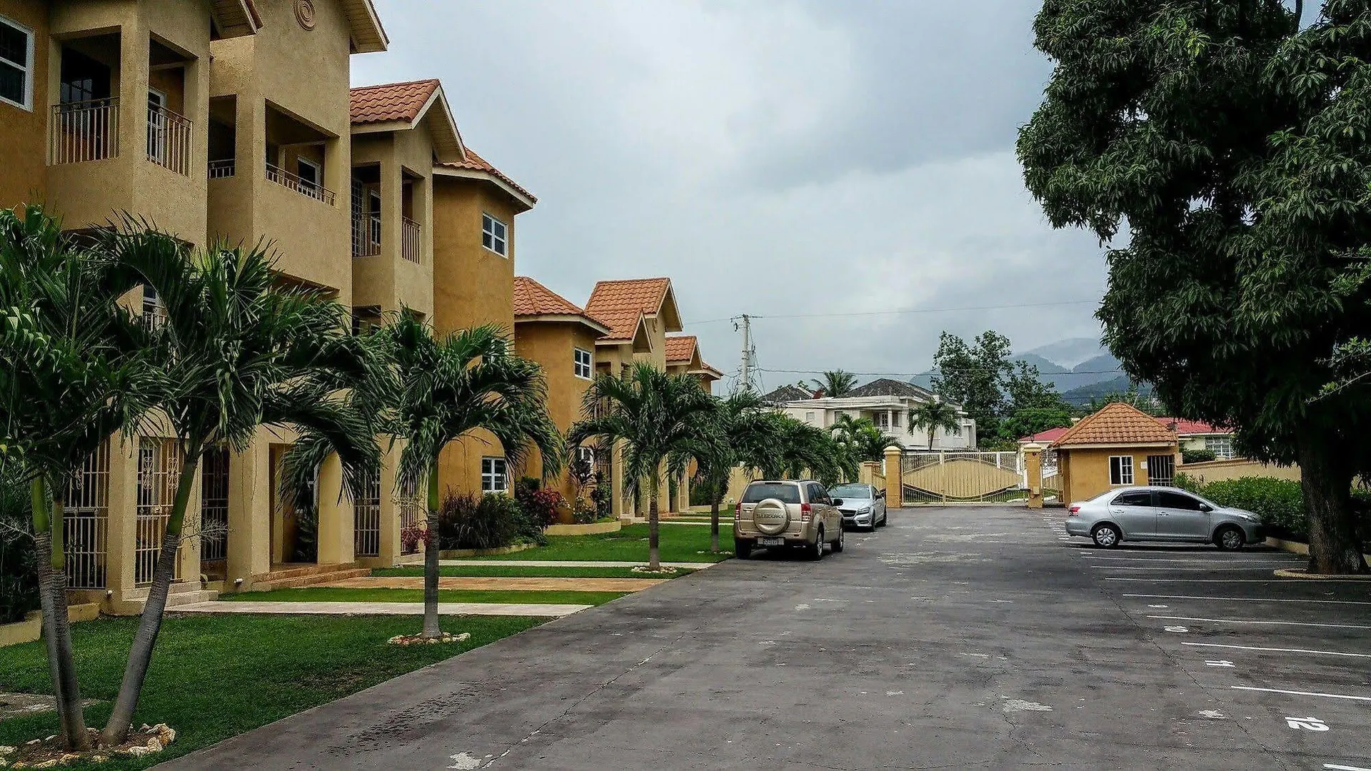 Modern London Decor Guest Apartments Kingston Jamaica