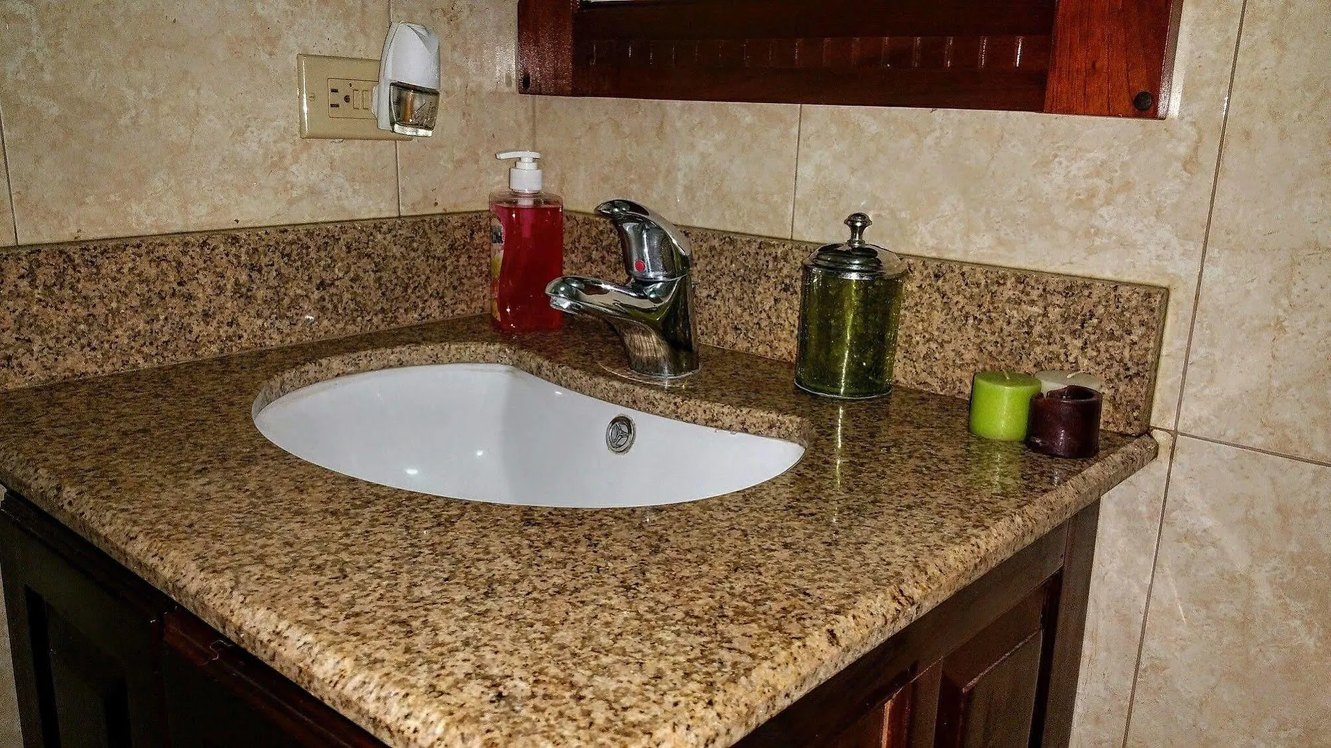Modern London Decor Guest Apartments Kingston Jamaica