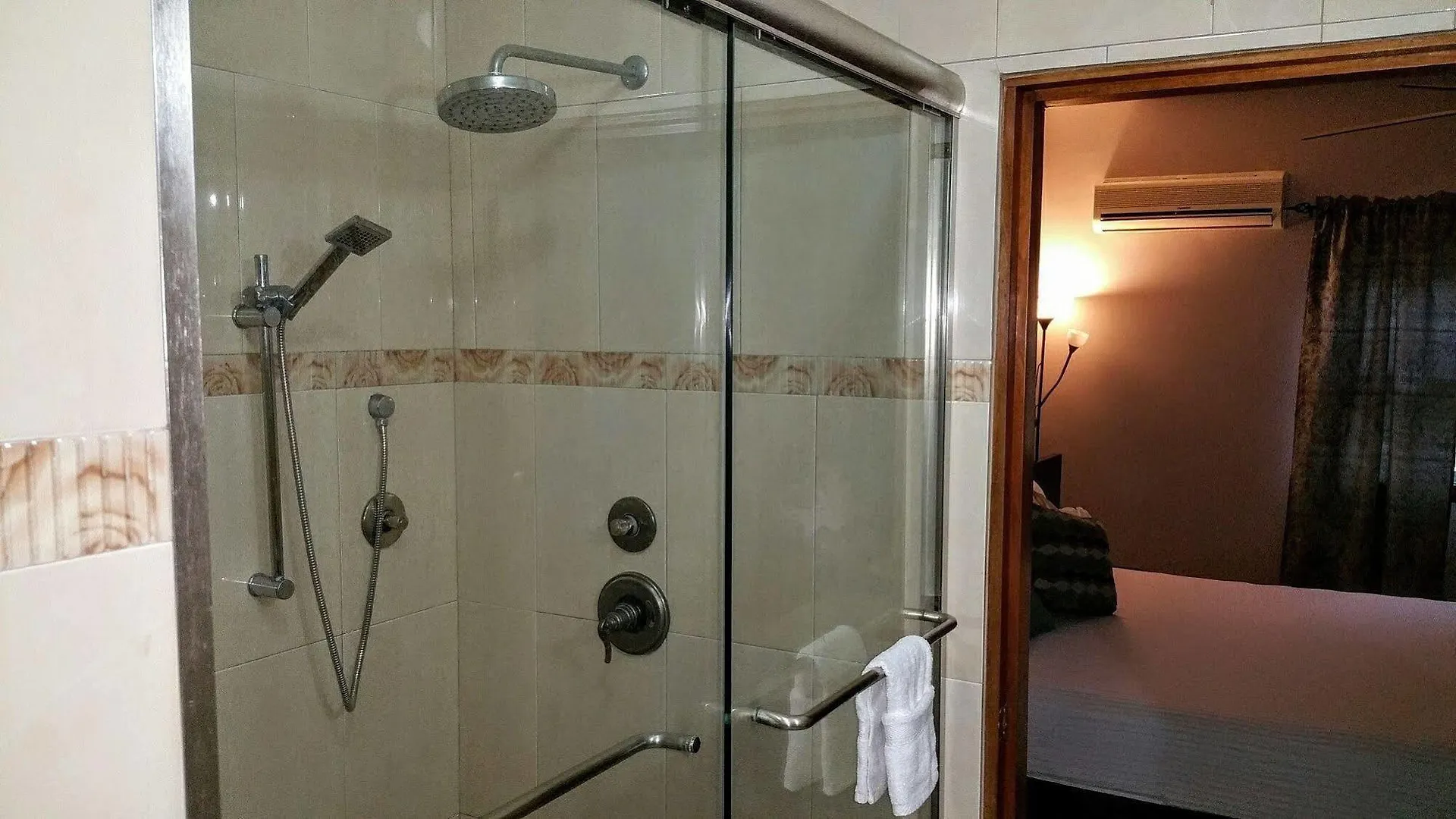 Modern London Decor Guest Apartments Kingston