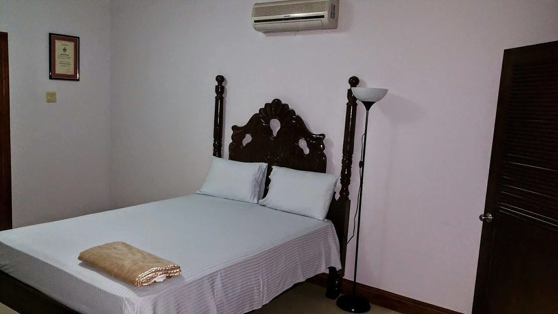 Modern London Decor Guest Apartments Kingston