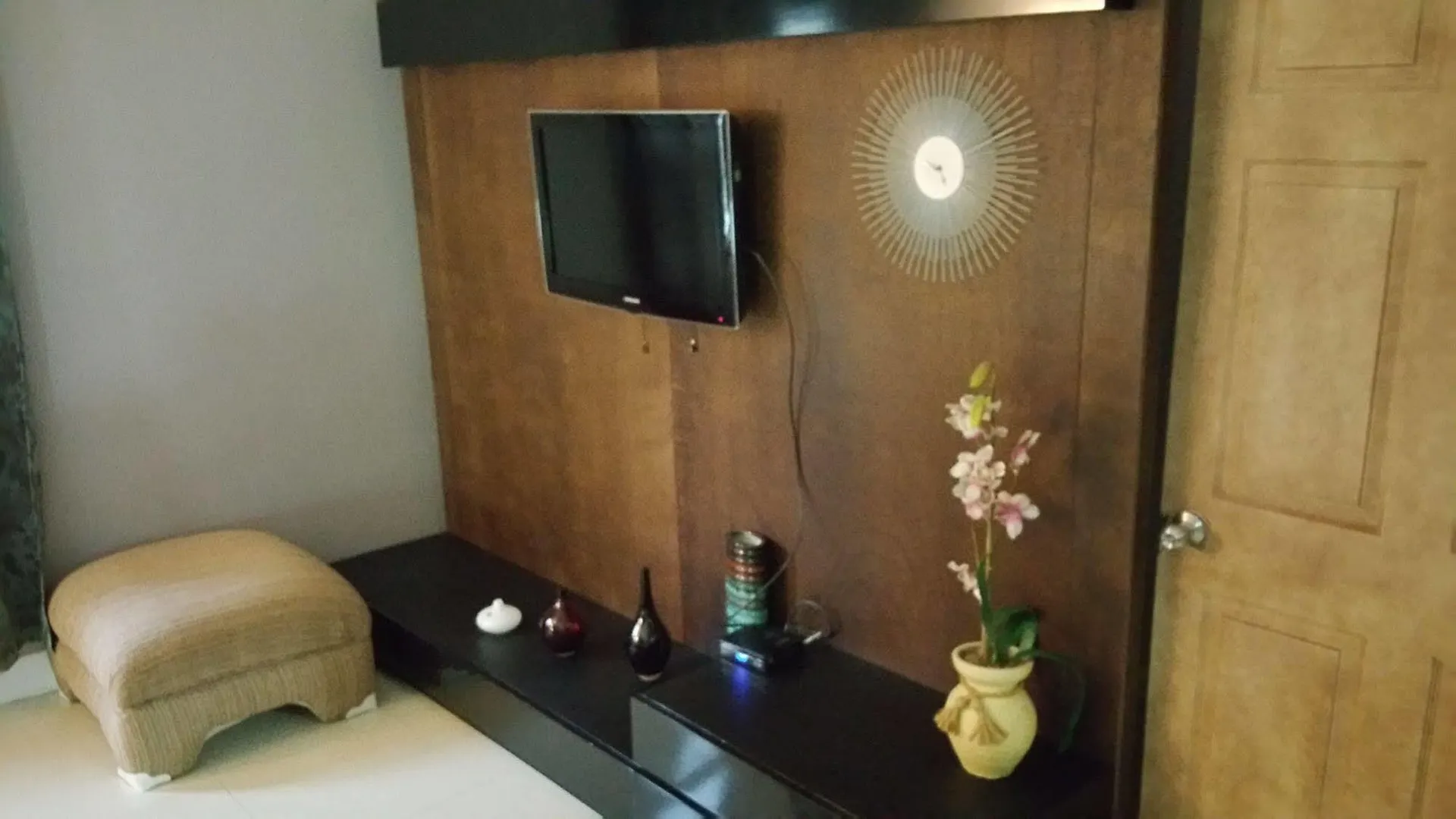 Modern London Decor Guest Apartments Kingston